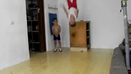 Giuliano Stroe face furori cu saritura sa