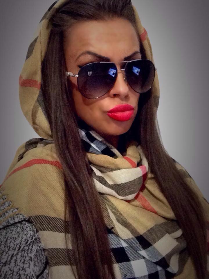 Daca o vezi pe strada nici nu iti dai seama ca are acasa doi copii