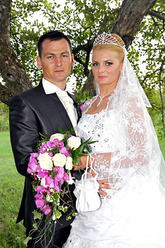 Cantareata de muzica populara alturi de sotul ei Leo