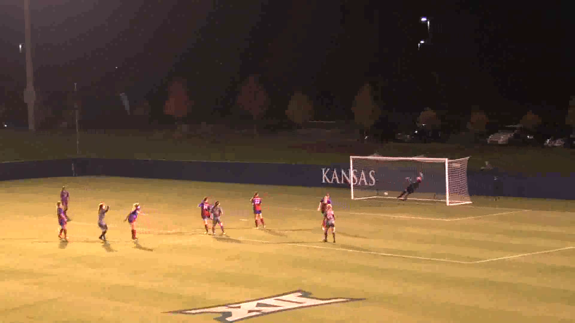 Alexandra are sanse sa ajunga in echipa nationala de fotbal feminin a SUA