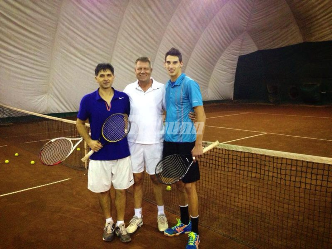 Una dintre pasiunile noului sef de stat este tenisul. Dupa alegeri, acesta s-a relaxat si a practicat sportul alb