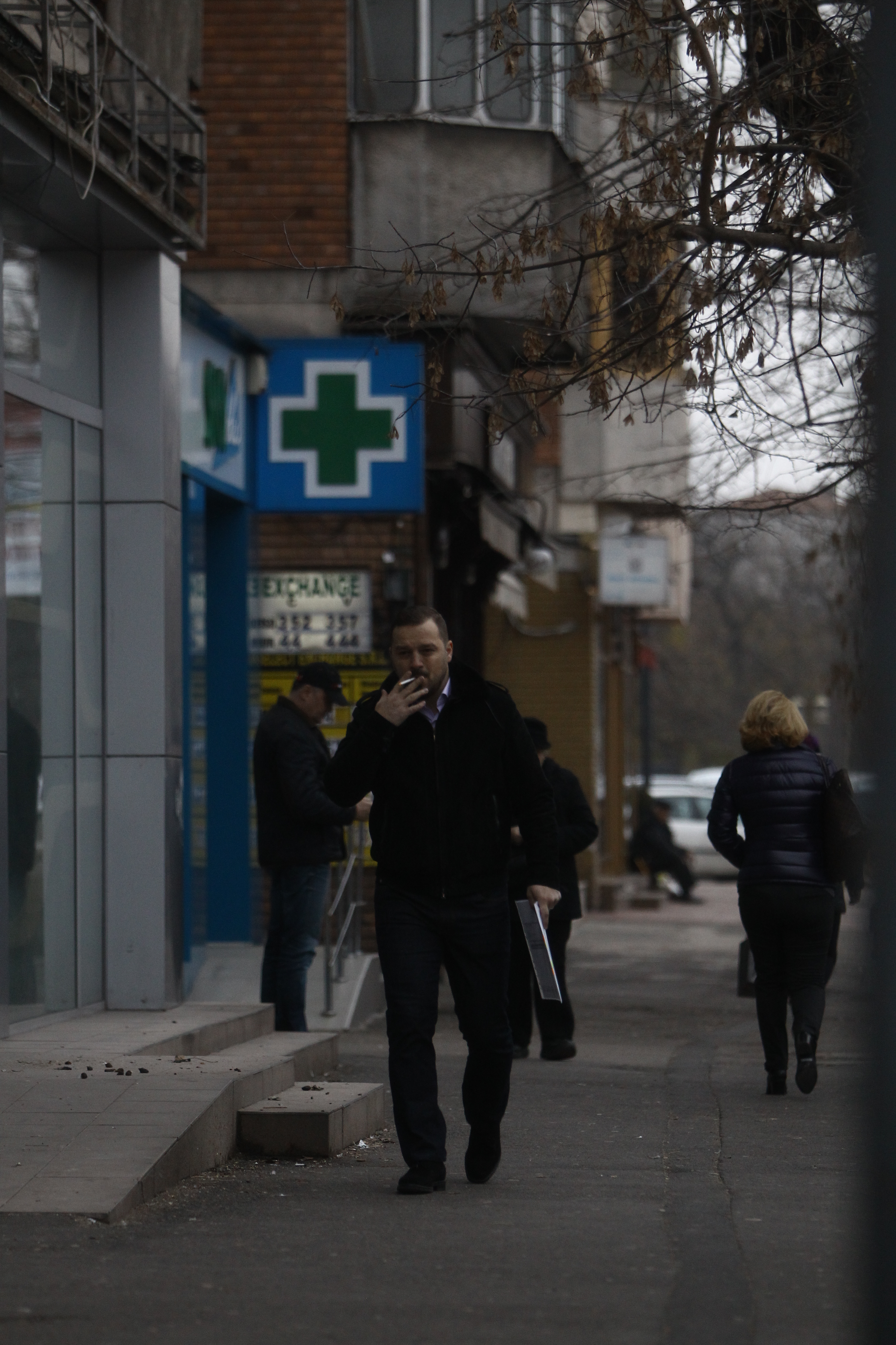 Pe drum, nepotul lui Becali a tras cu sete dintr-o tigara