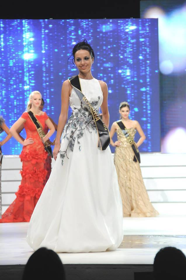 Bianca a castigat pana acum mai multe concursuri de frumusete