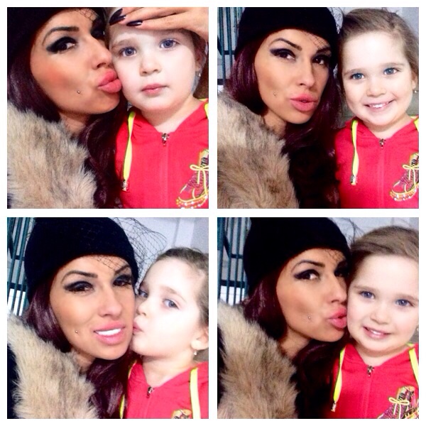 Michelle alaturi de fiica ei Mayra