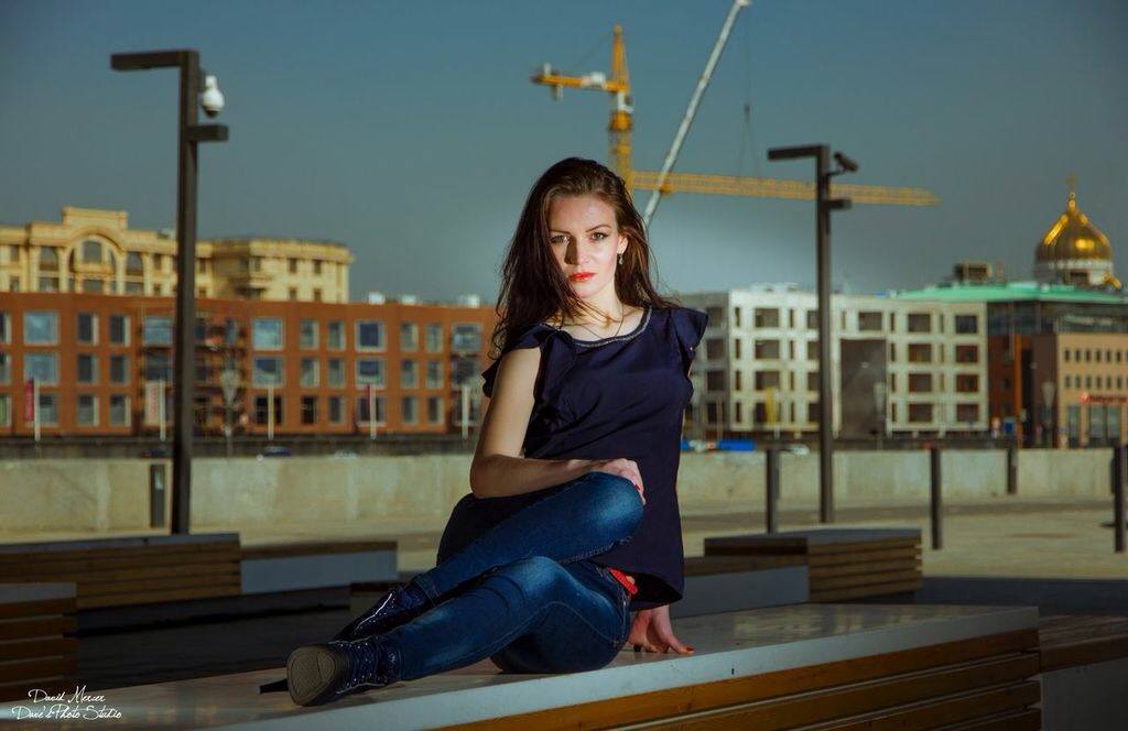 Frumoasa bruneta se afla deja in Malaezia pentru a reprezenta Romania la prestigiosul concurs