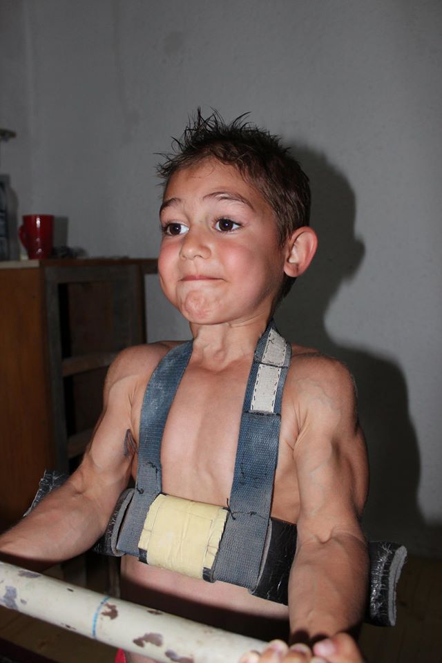 Iulian Stroe a fost pus la zid imediat de fanii fiilor sai