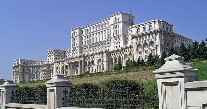 Palatul Parlamentului este o cladire de referinta pentru Romania