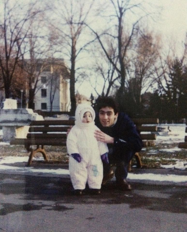 Mesajul tinerei a fost insotit de o fotografie cu ea si tatal ei, de cand era mica