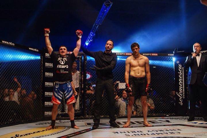 Marius a avut un meci greu de MMA in gala organizata de RXF la Sala Polivalenta