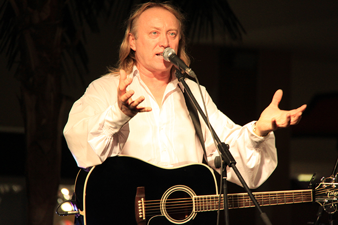 Colindele lui Hrusca i-au incantat in fiecare an pe romani