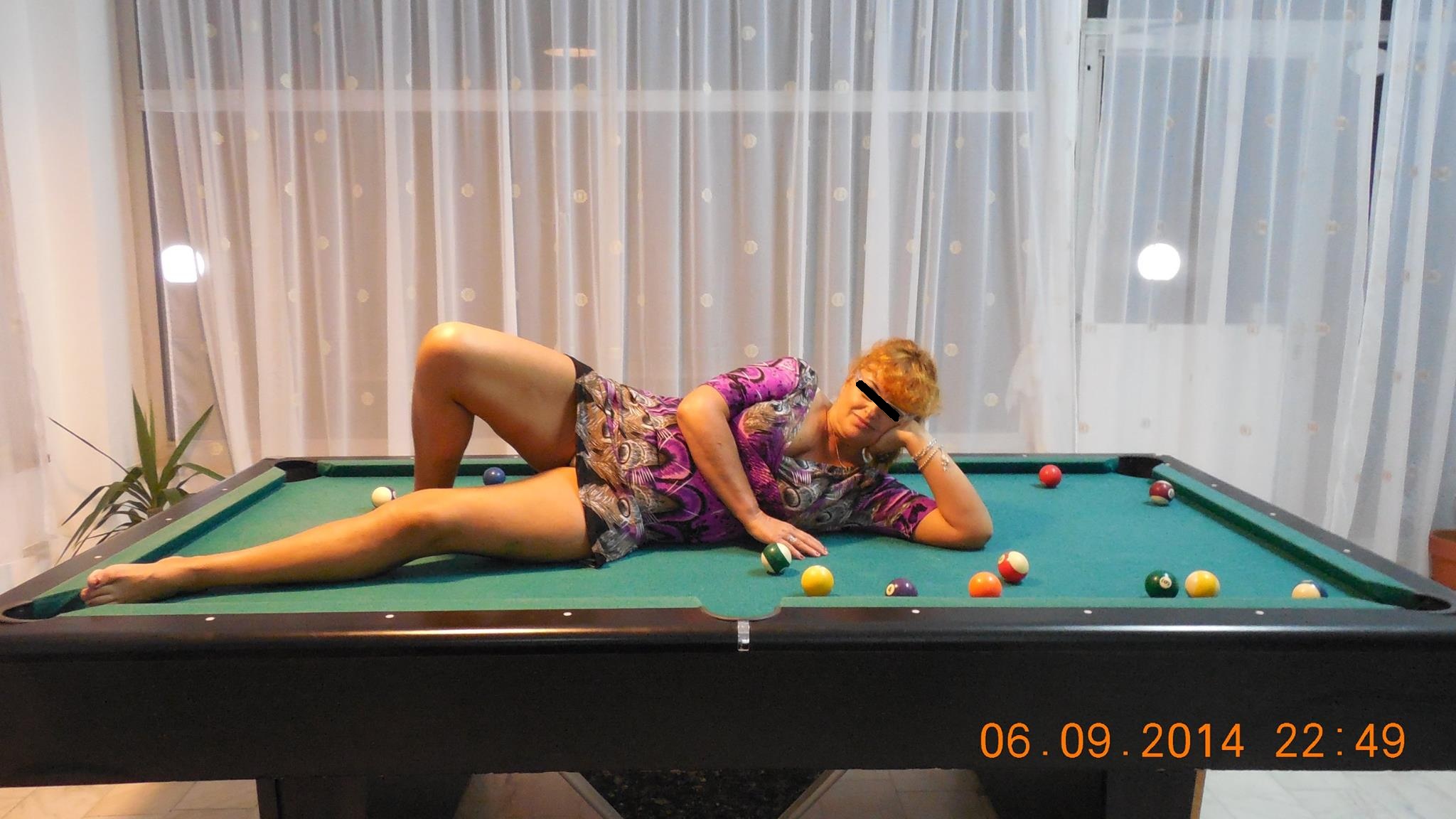 Sexy Olguta s-a lasat pozata de sotul ei