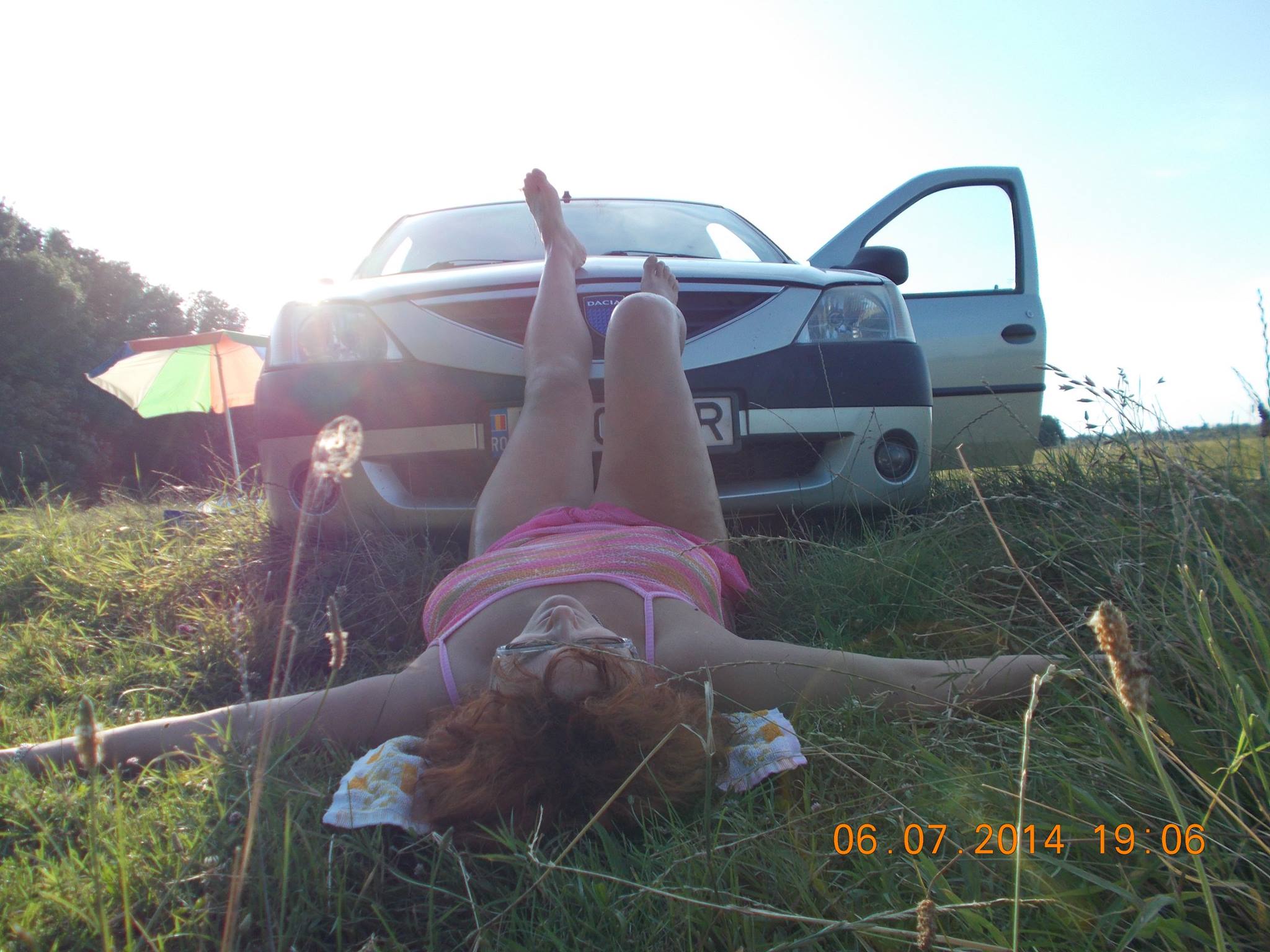 Sexy Olguta s-a lasat pozata de sotul ei