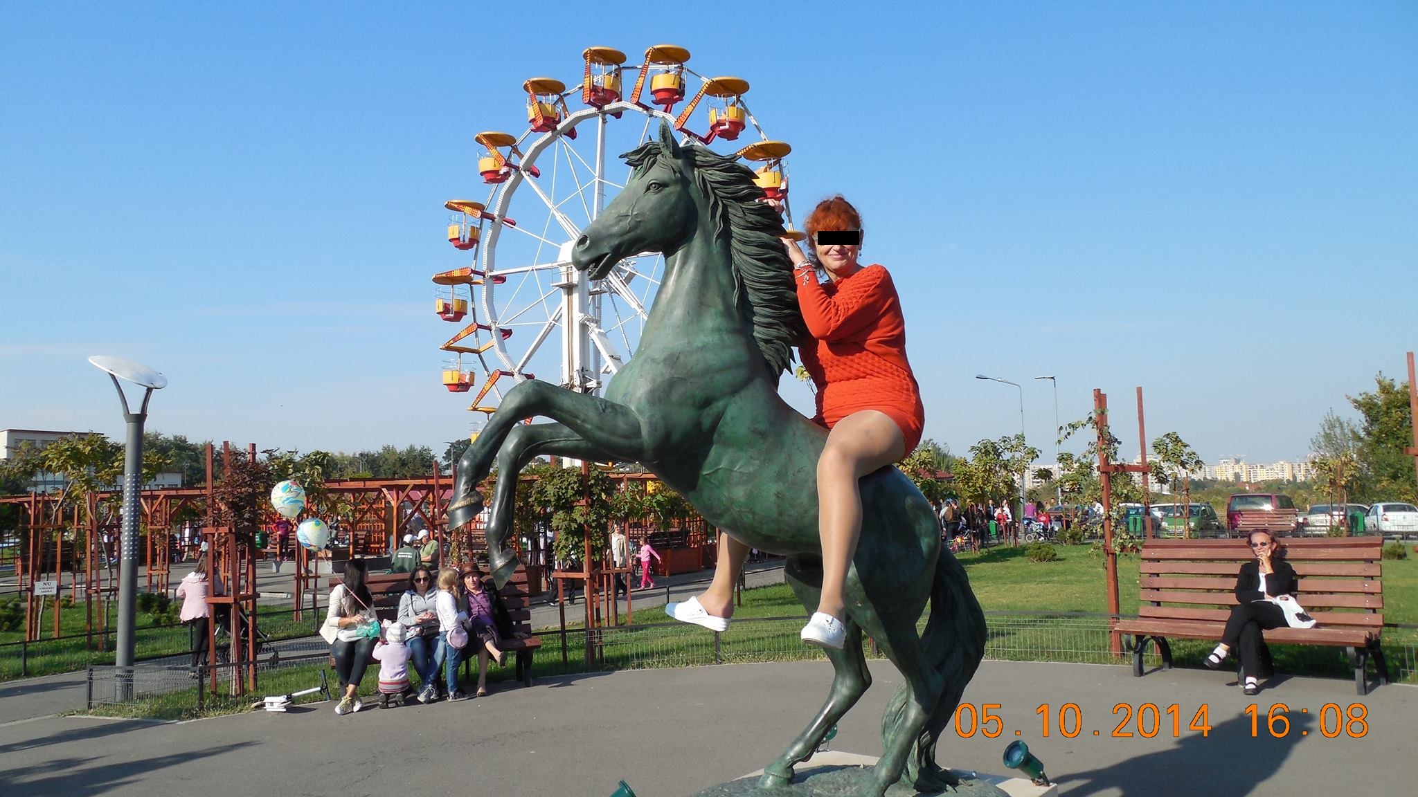 Sexy Olguta s-a lasat pozata de sotul ei