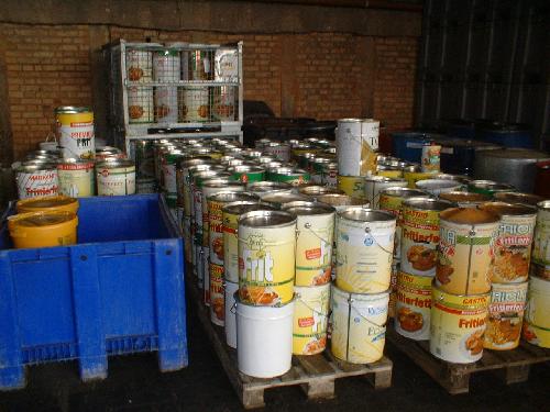 Firmele care colecteaza deseurile trimit uleiul la export