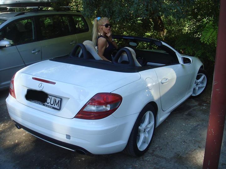 Eva Kent si-a ales un numar de inmatriculare ciudat pentru masina