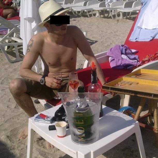 Teribilistul se rasfata doar cu sampanie fina