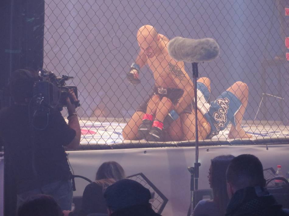 Teo si-a doborat adversarul in runda a doua