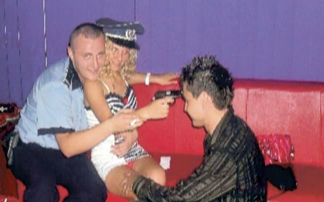 Un politist din Vaslui si-a amanetat legitimatia la camatari