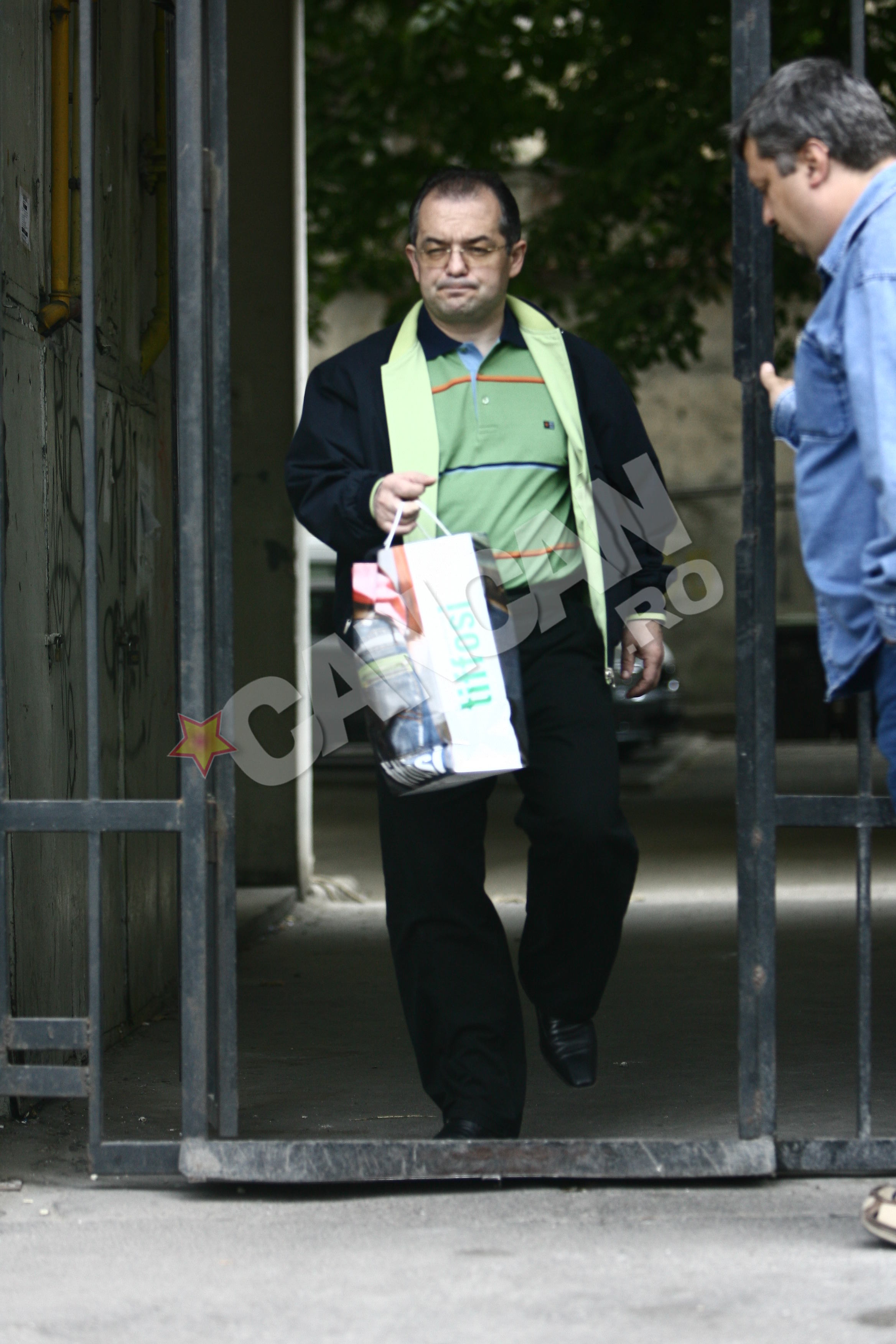 Premierul mergea personal sa-i cumpere cadouri iubitei