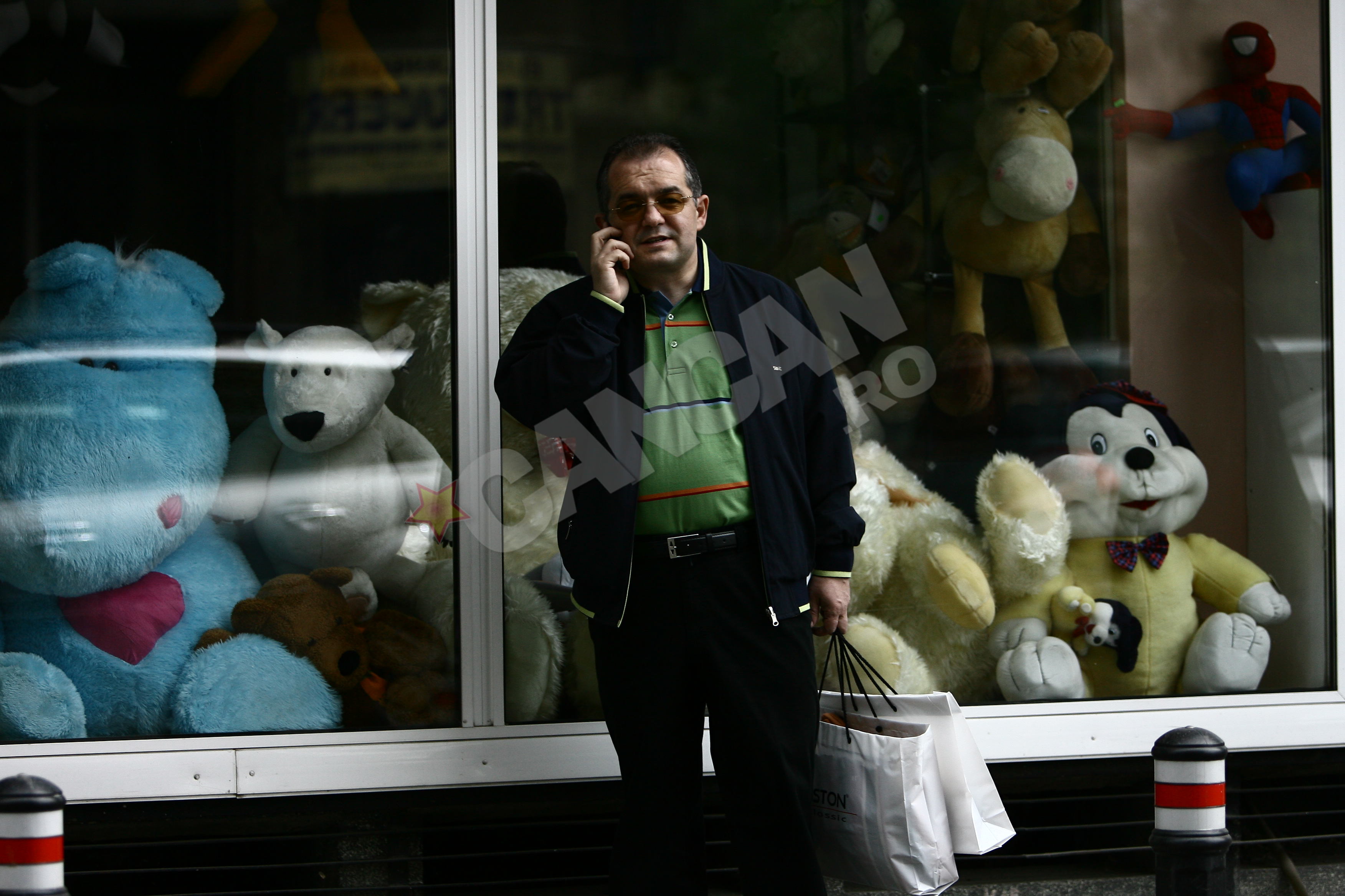 Emil Boc era cunoscuta de vanzatoarea magazinului de jucarii drept un client fidel