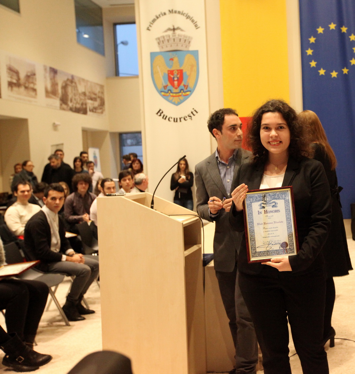 Pe langa diplomele oferite, olimpicii au primit si o vacanta in Barcelona