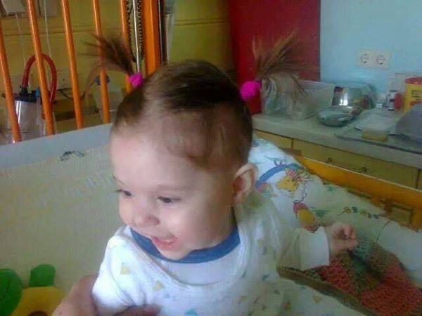 Parintii micutei fac imposibilul zi de zi sa o ajute