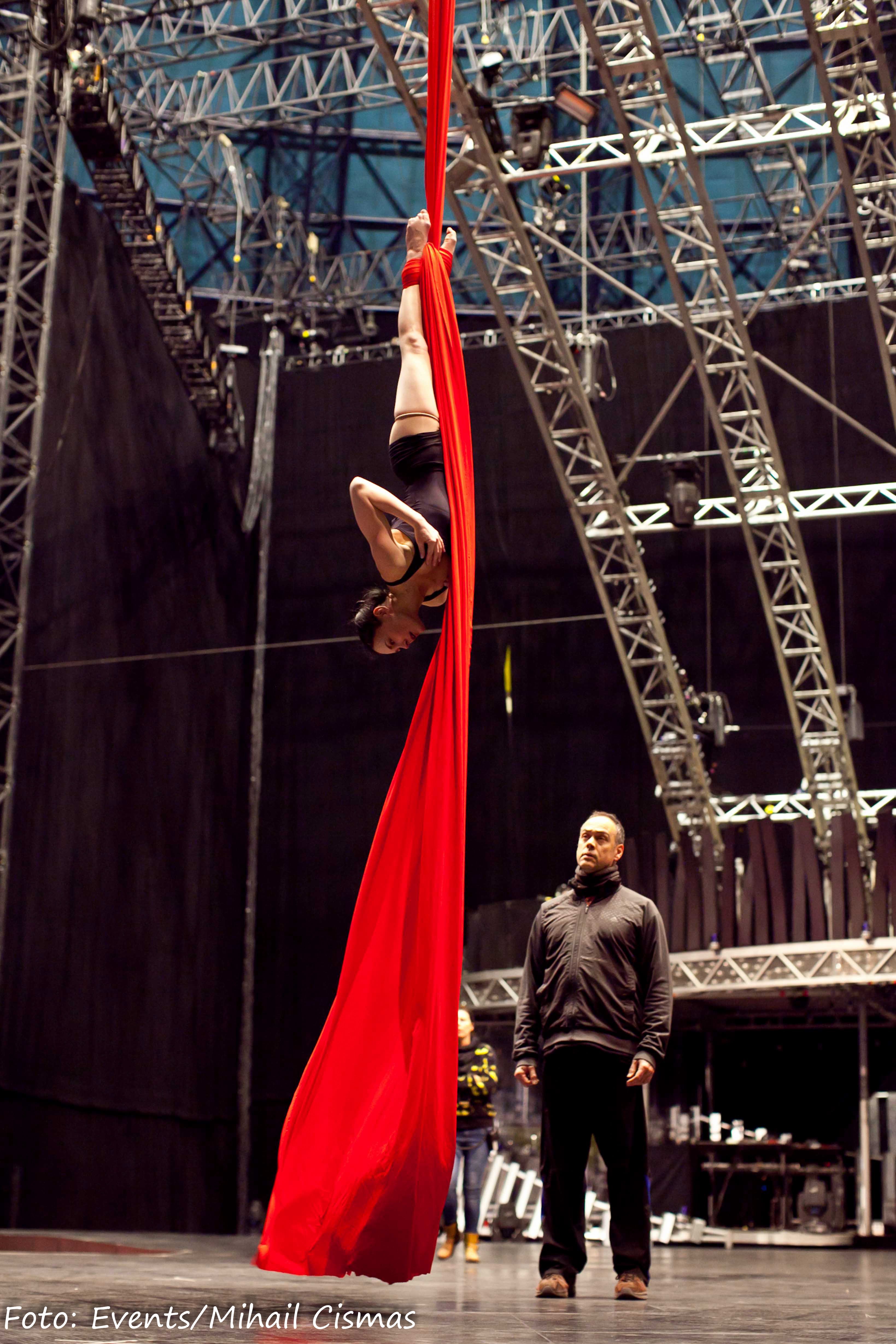 Spectacolul se anunta a fi unul care iti va taia rasuflarea