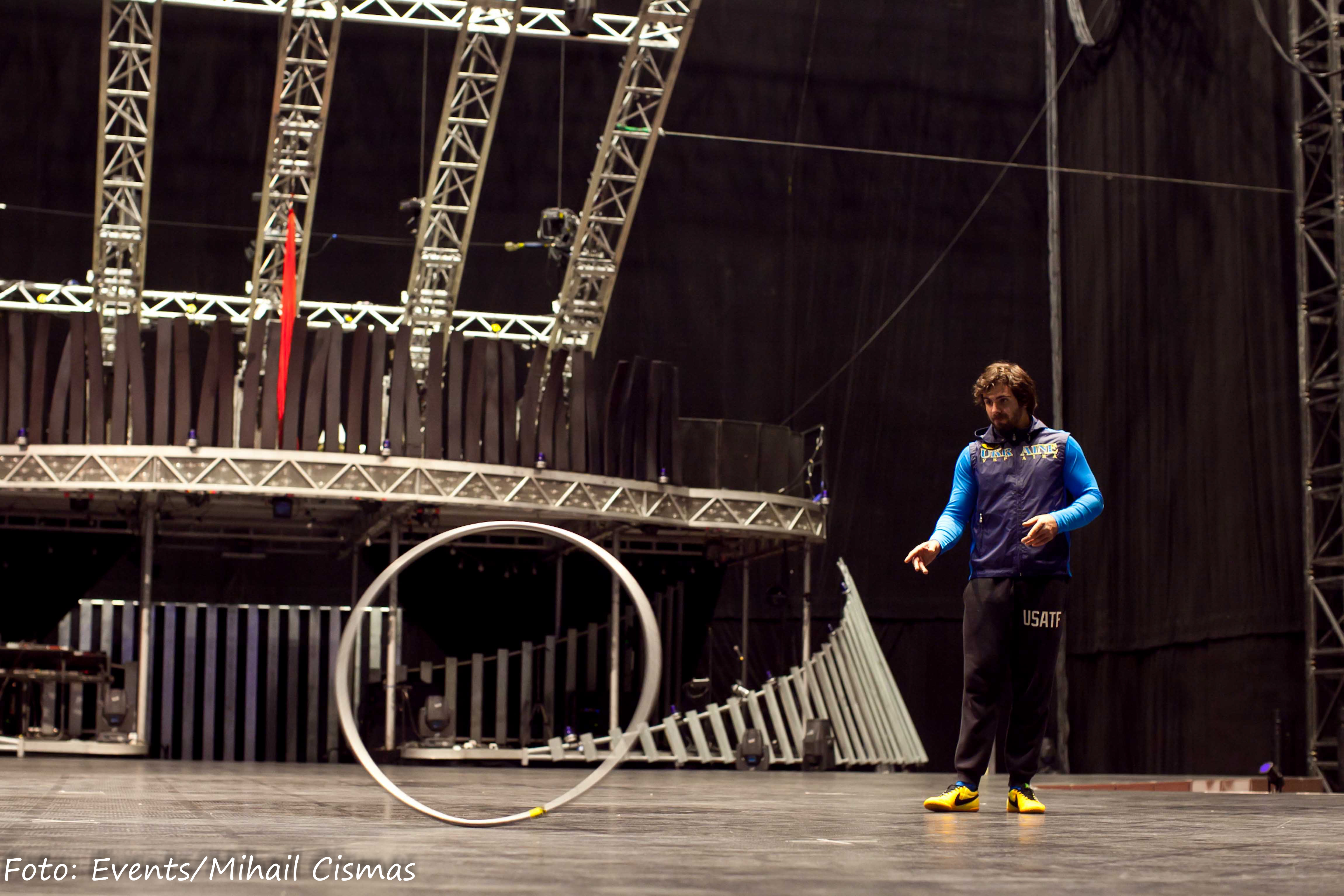 Artistii au venit cu aproape cinci tone de bagaje