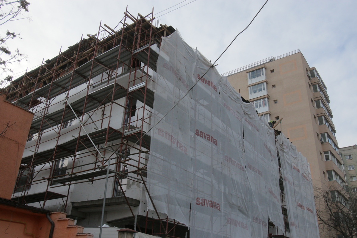 Vecinii din zona au sesizat primaria, dar reprezentantii nu au sinchisit sa trimita un control la fata locului