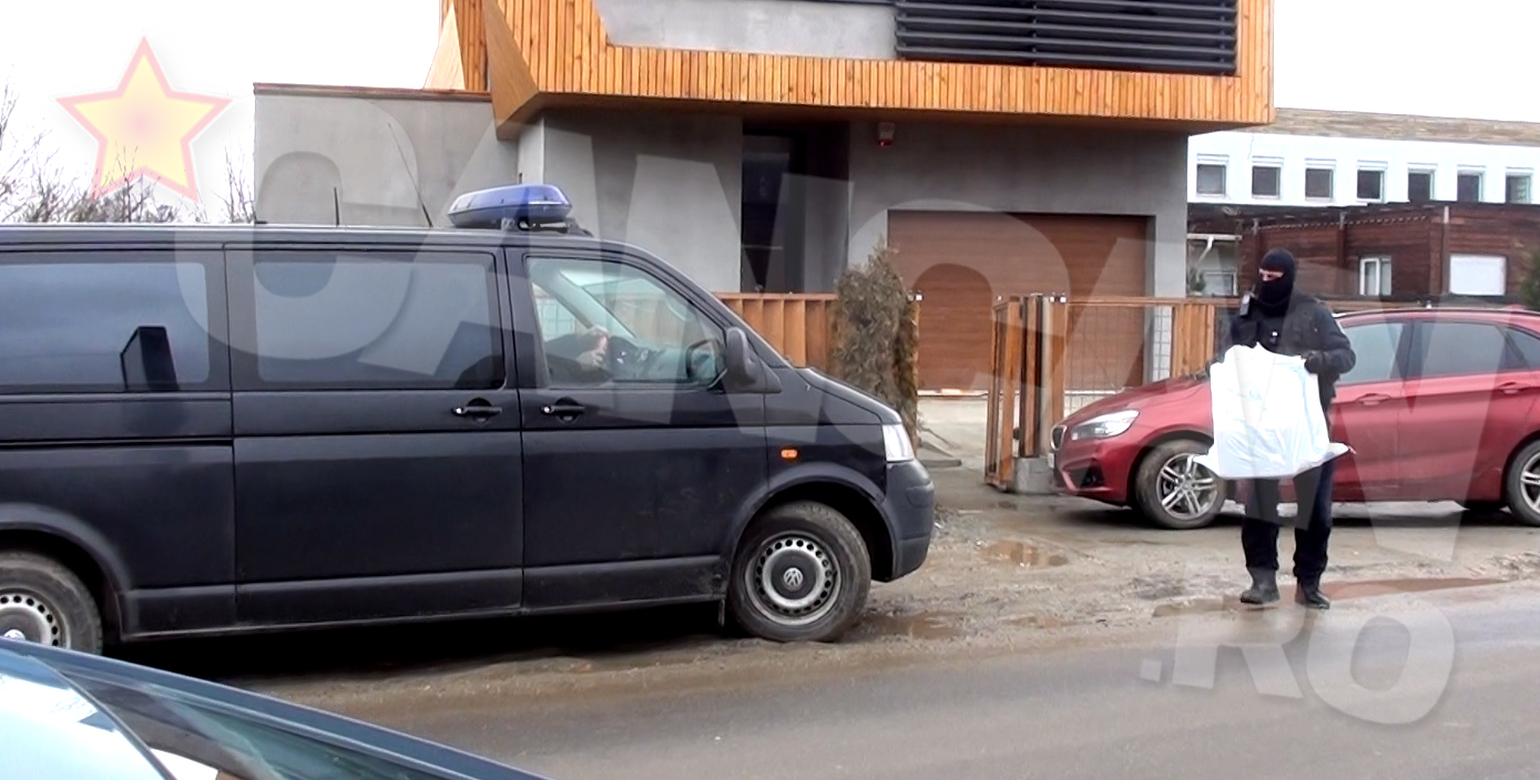 Mascatii au ridicat probe din casa fostului consilier