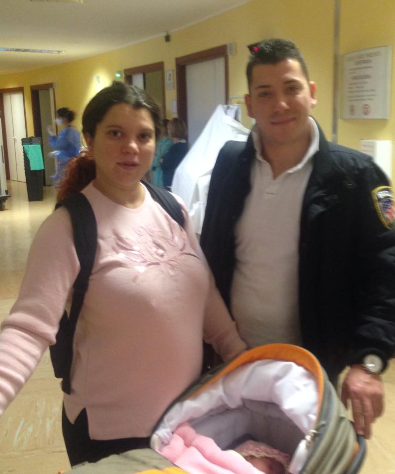 Madalina si iubitul ei au plecat din spital spre casa