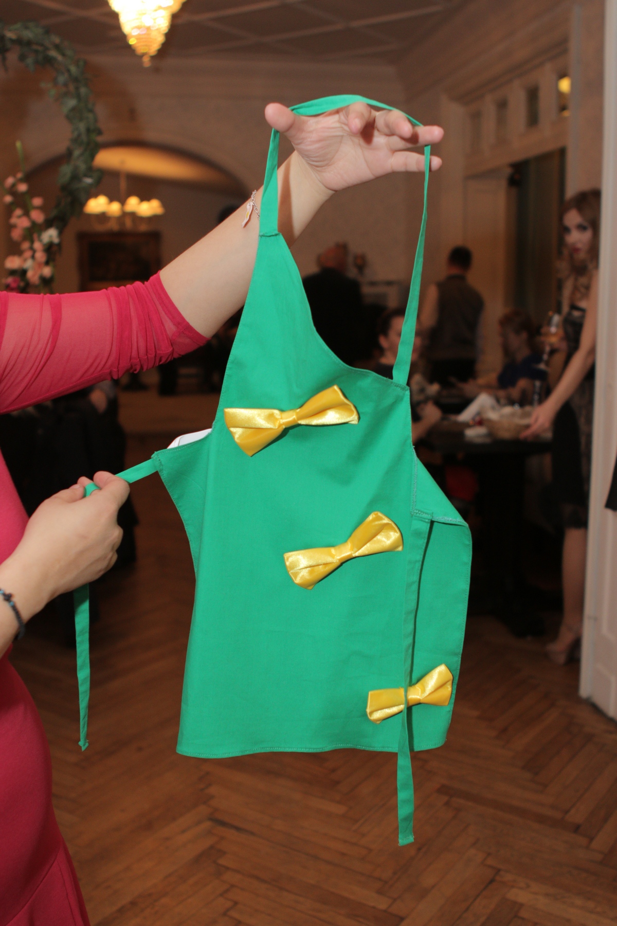 Jesica ne-a spus ca la gradinita din Ploiesti lucreaza mama si sora ei, iar ea gateste acolo ori de cate ori poate