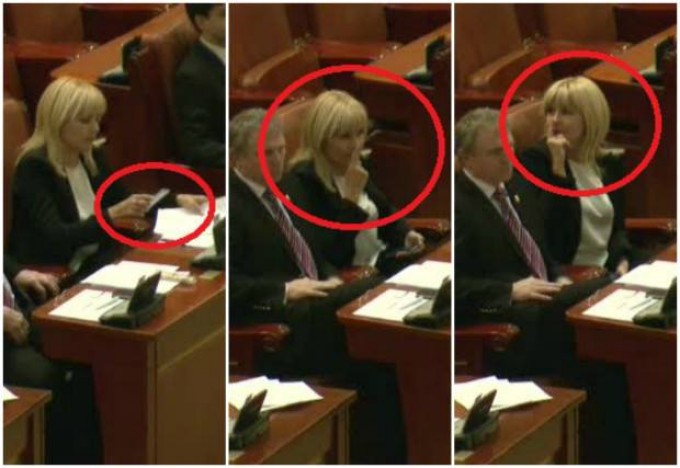 Iulian sustine ca gestul este un semn facut la jocul de carti