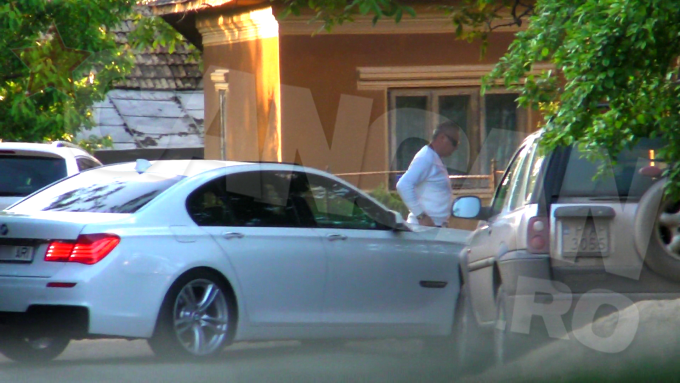 Duhovnicul din Varasti si-a luat si un BMW ultimul tip