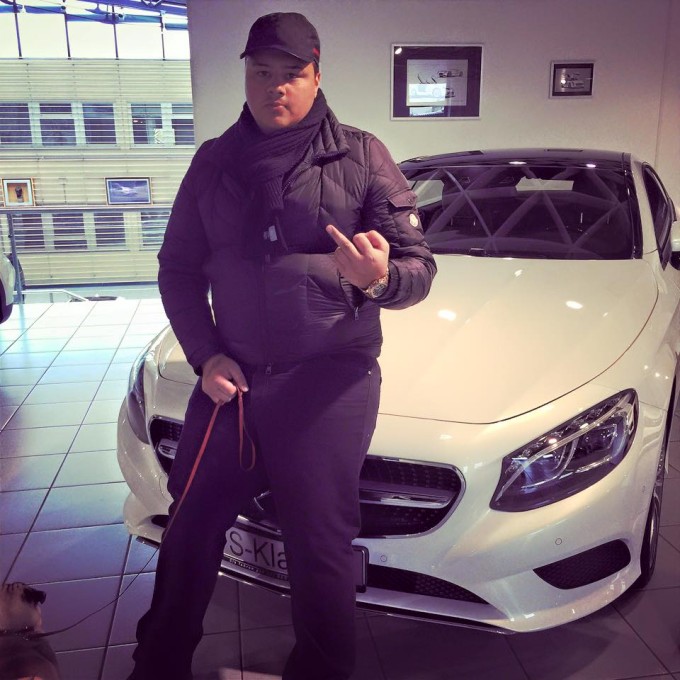 Unul dintre bolizii de lux ai tanarului