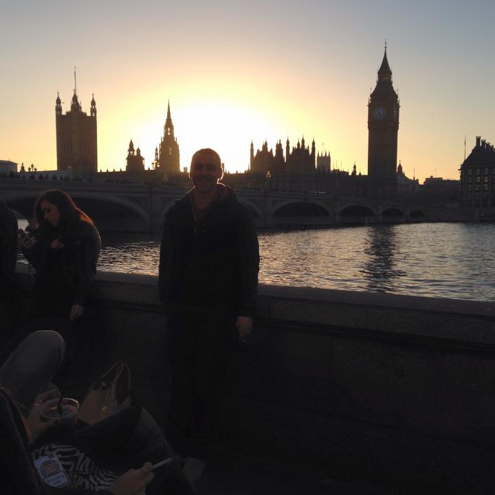 Romanul a cautat sa-si ajute prietenul