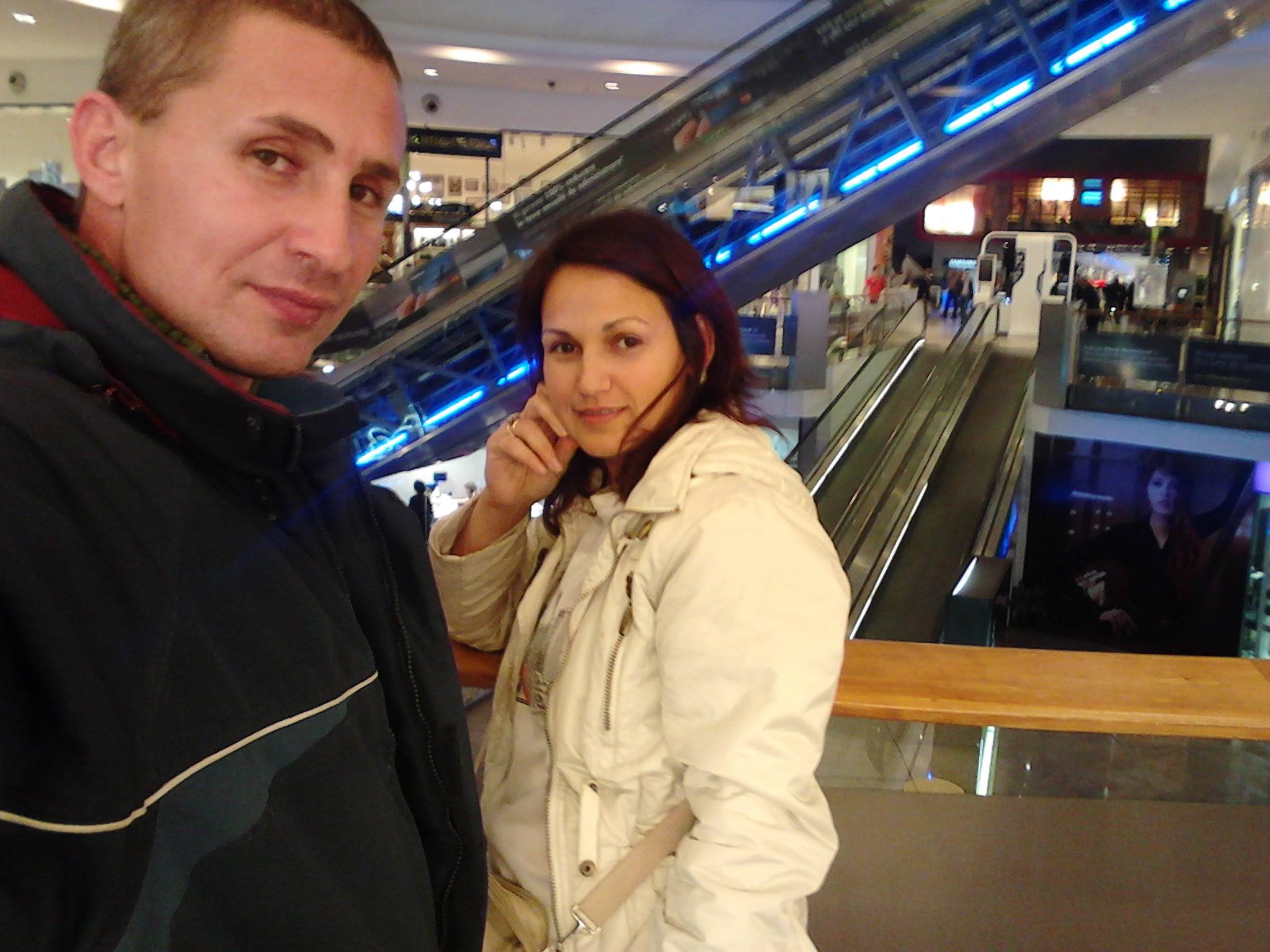 Iulian si sotia sa inainte de operatia la nas