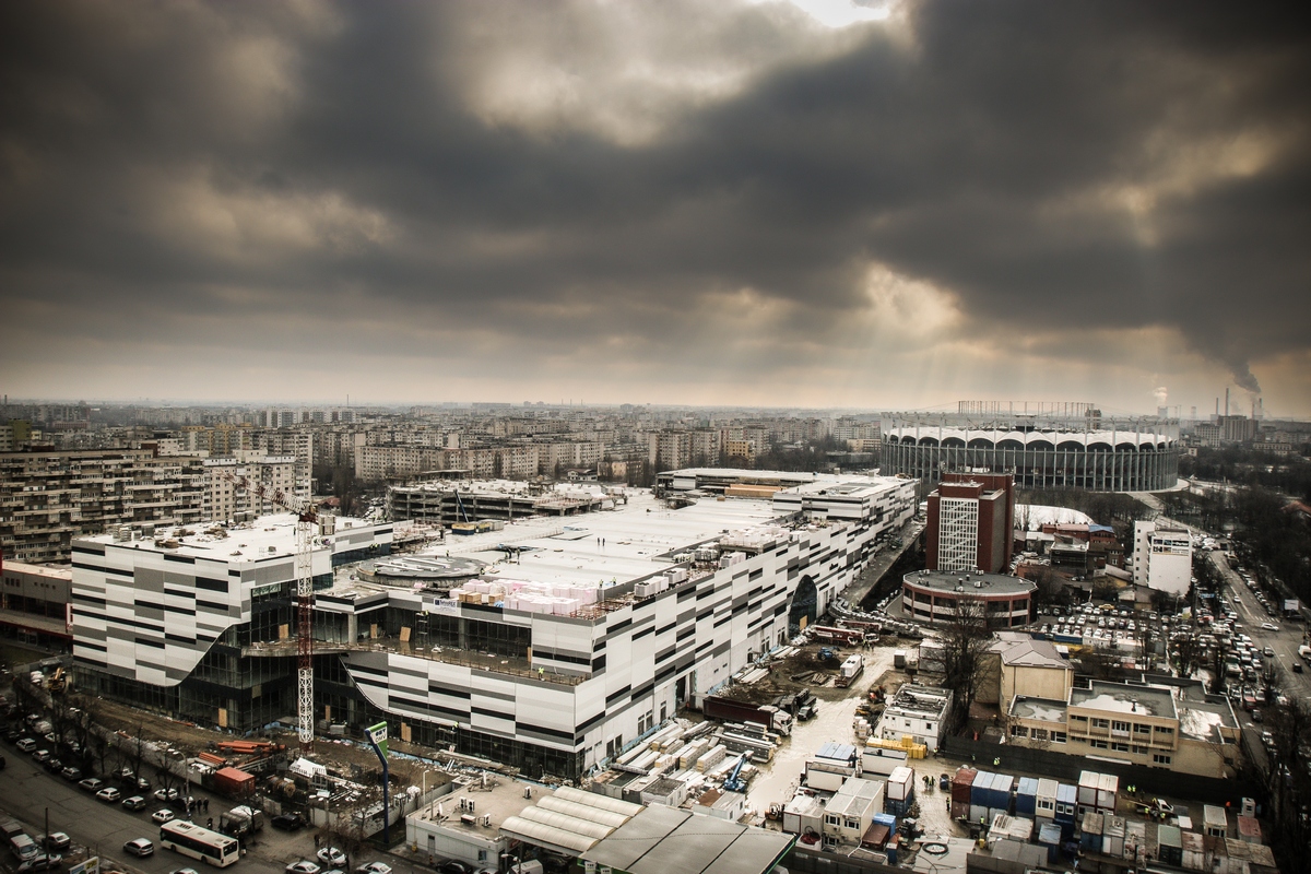 Pentru finalizarea constructiei s-au folosit 15 macarale si 1.500 de muncitori