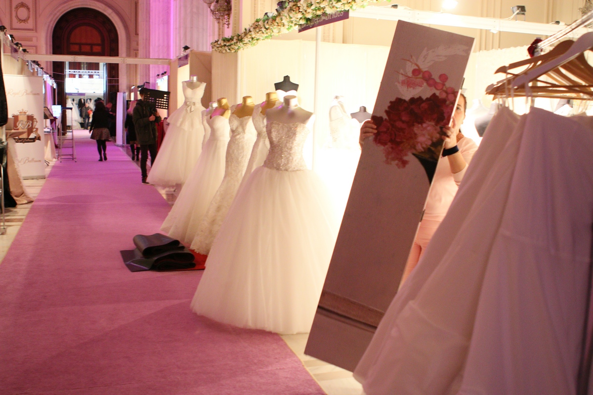 Viitoarele mirese au avut de unde sa isi aleaga rochia