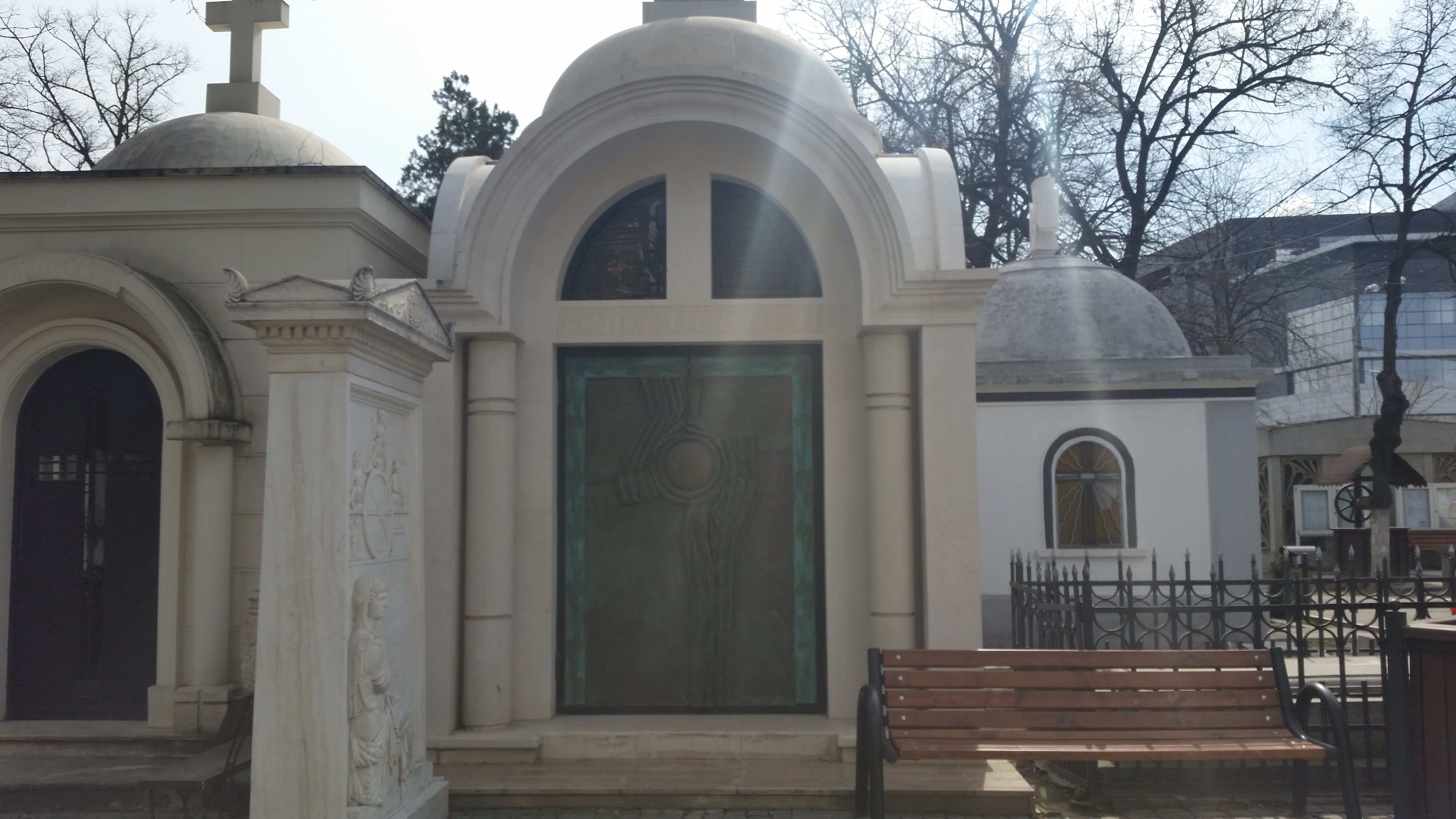 Mormantul familiei Lucescu a costat o mica avere