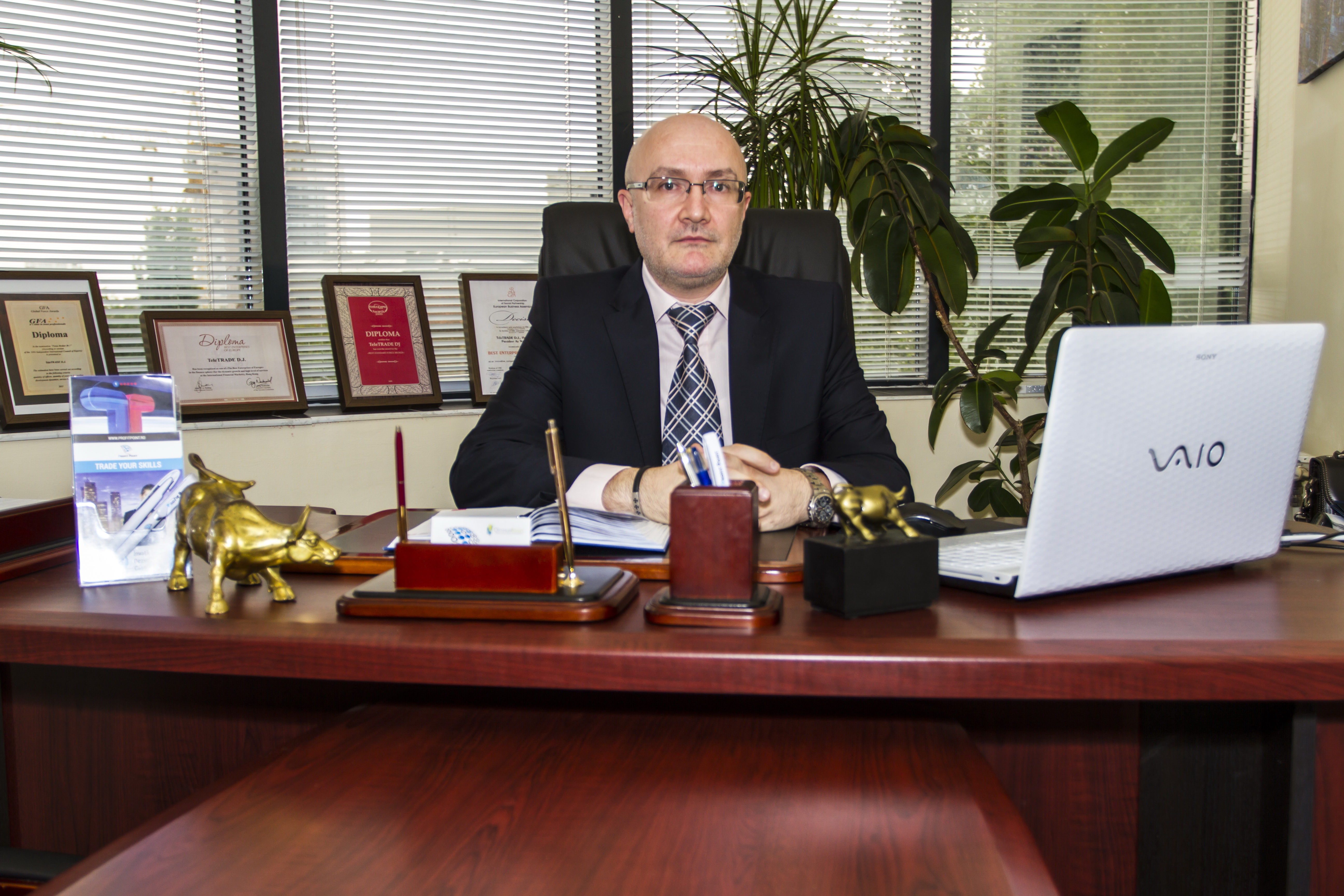 Catalin Chivu vorbeste despre aprecierea dolarului