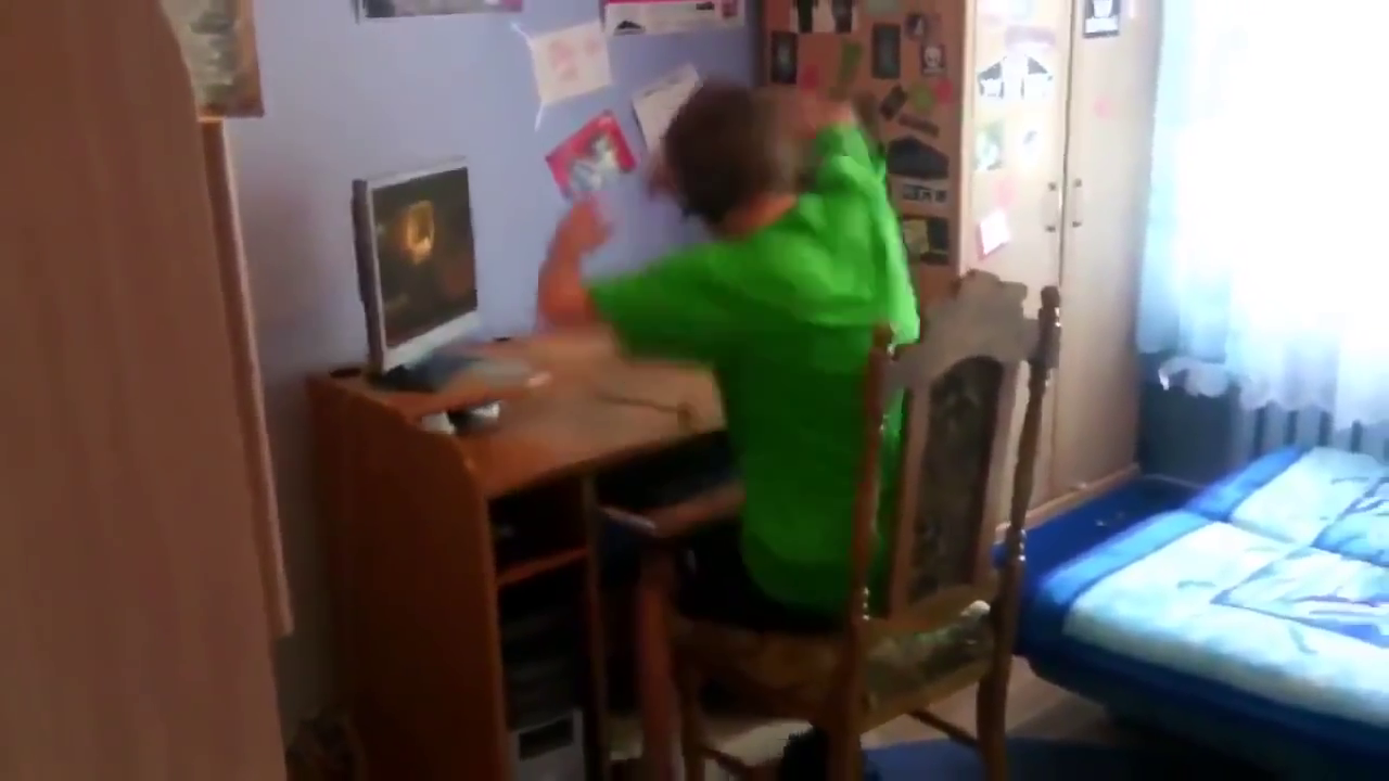 Initial a inceput sa tranteasca de birou mouse-ul Pc-ului