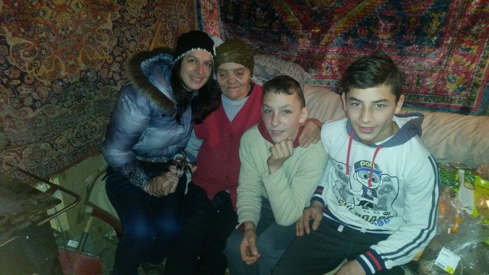 Eliza ajuta mai multe familii nevoiase din putinul ei