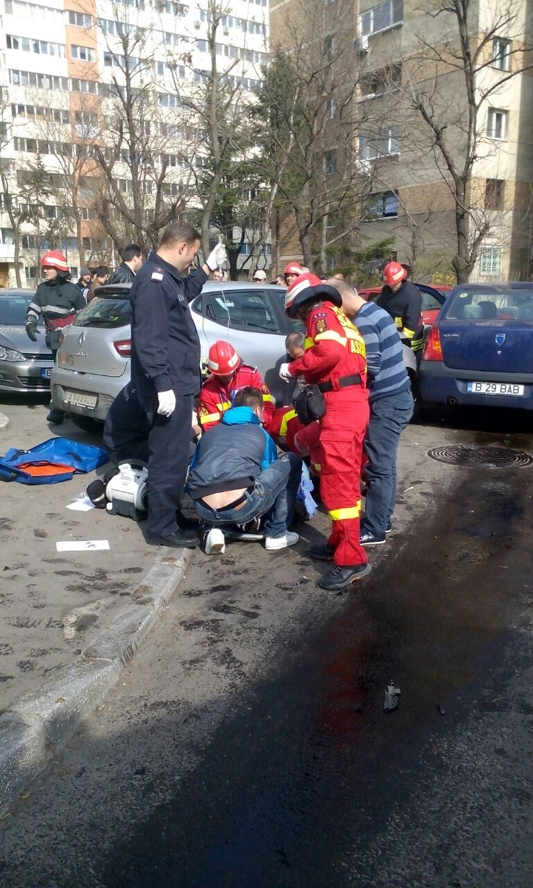 Doua victime au fost transportate de urgenta la spital