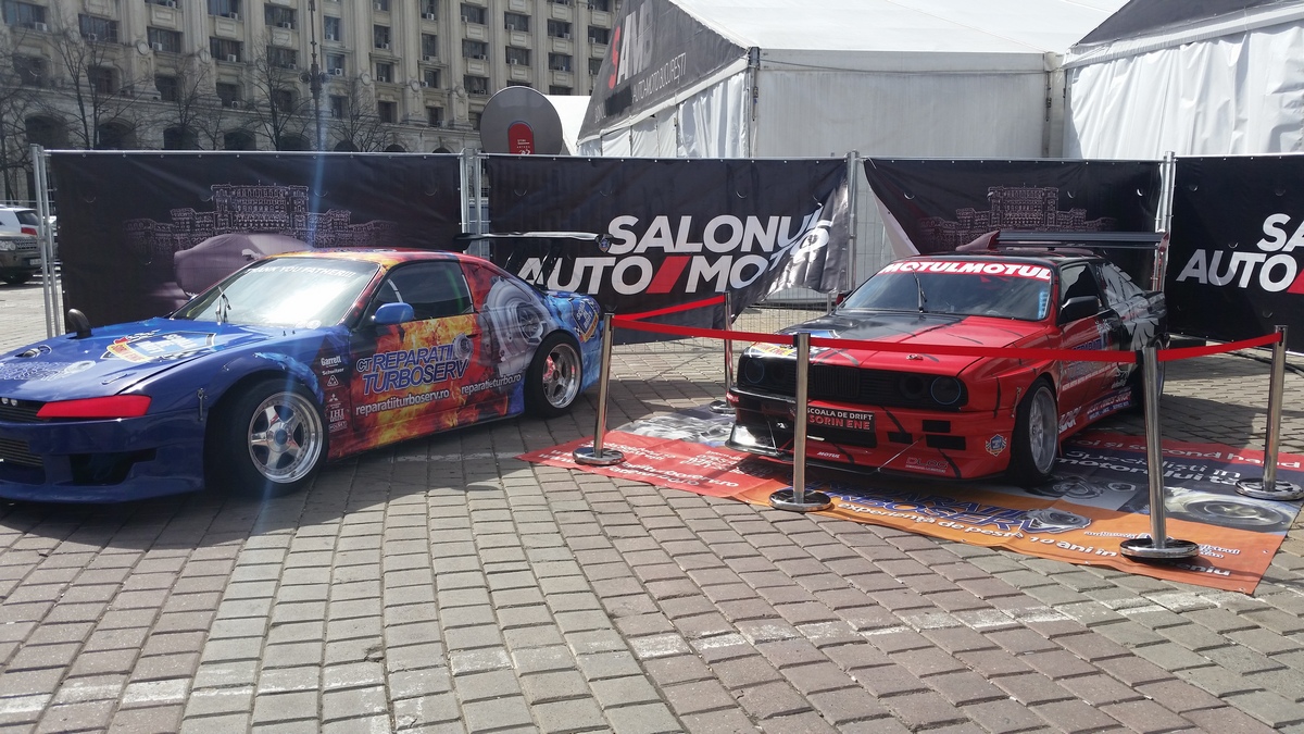 Detinatorul primei scoli de drif din Romania, Sorin Ene, a venit pregatit cu doi bolizi special modificati