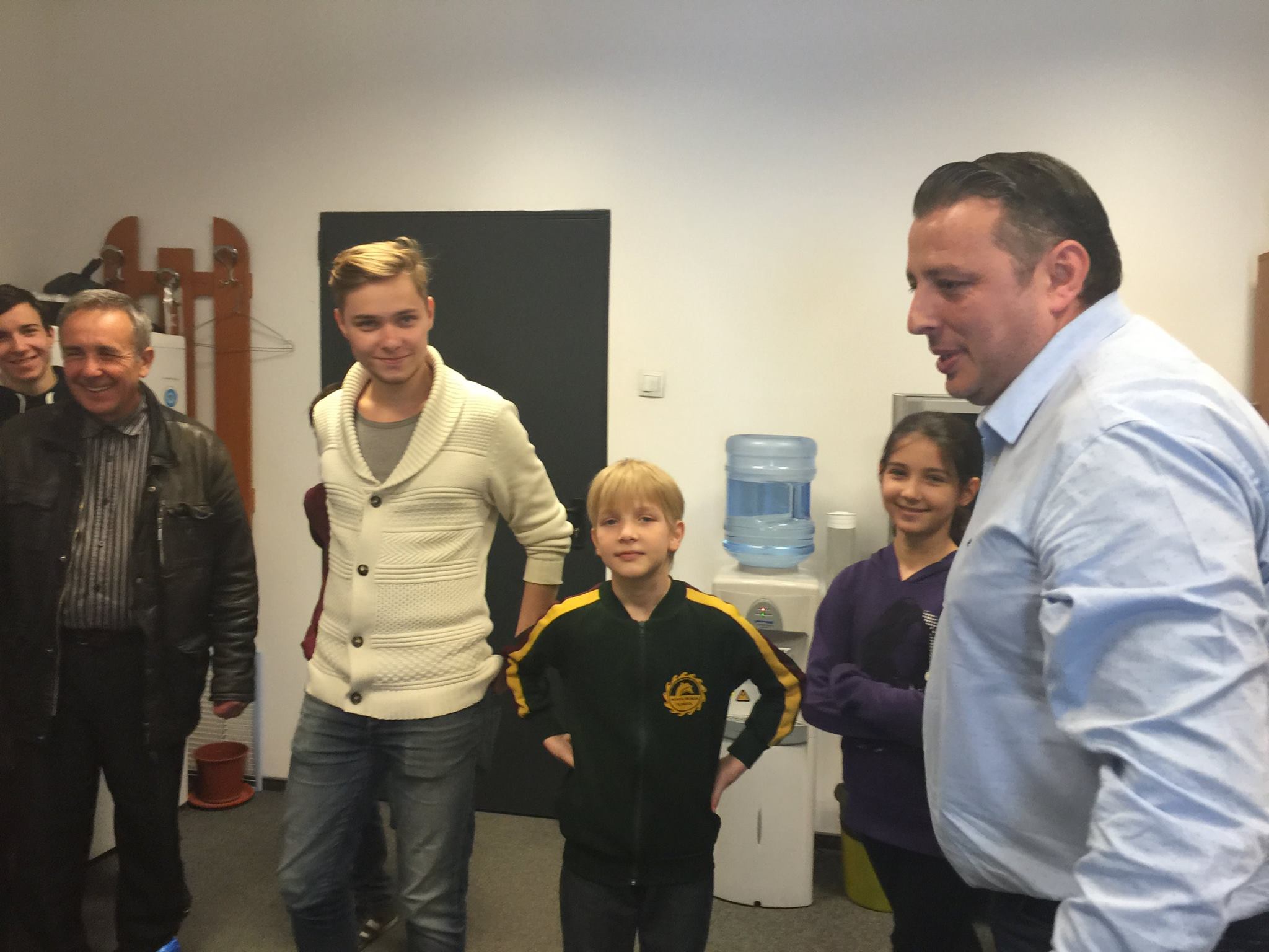 Florescu le-a facut cateva cadouri chiar in Vinerea Mare