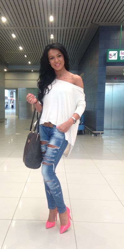 Chiar daca are un copil bruneta arata impecabil