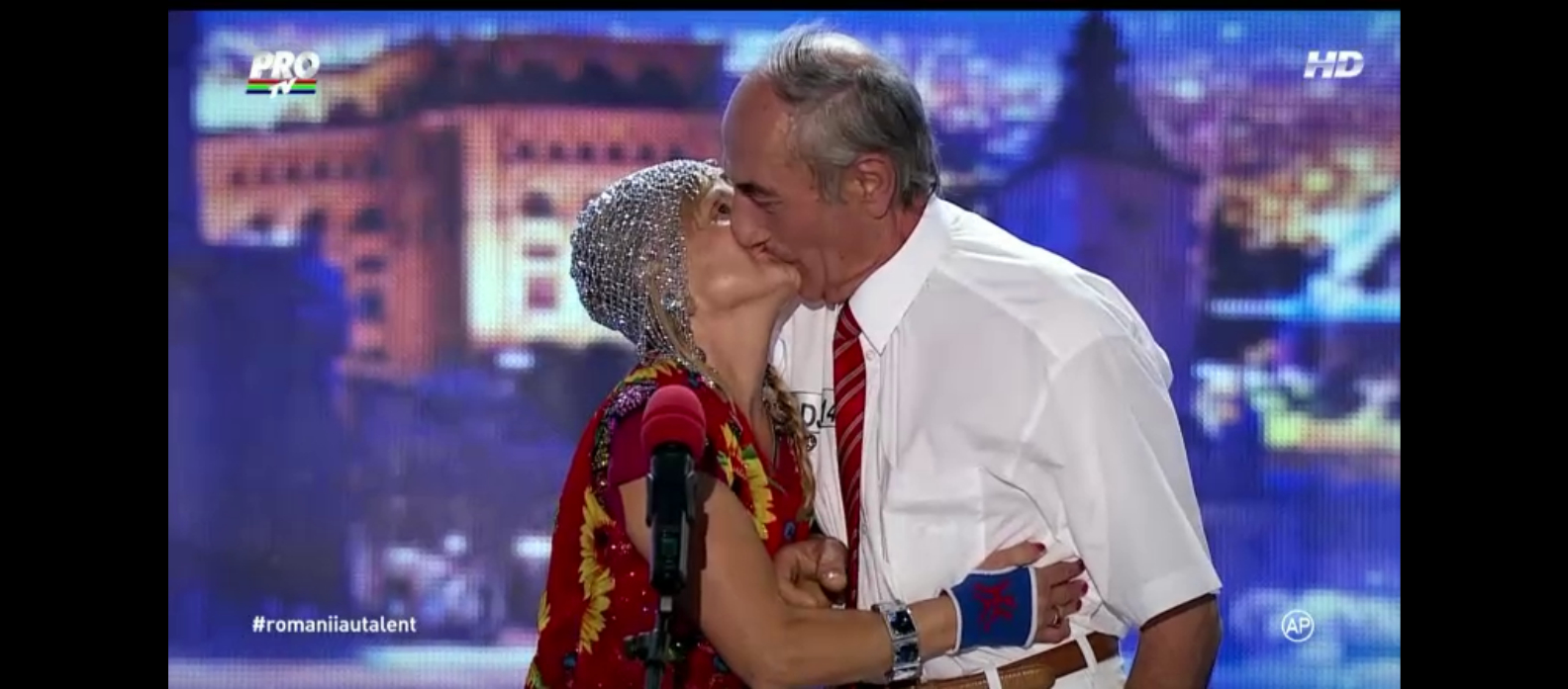 Cel mai pasional sarut dat pe scena Romanii au Talent