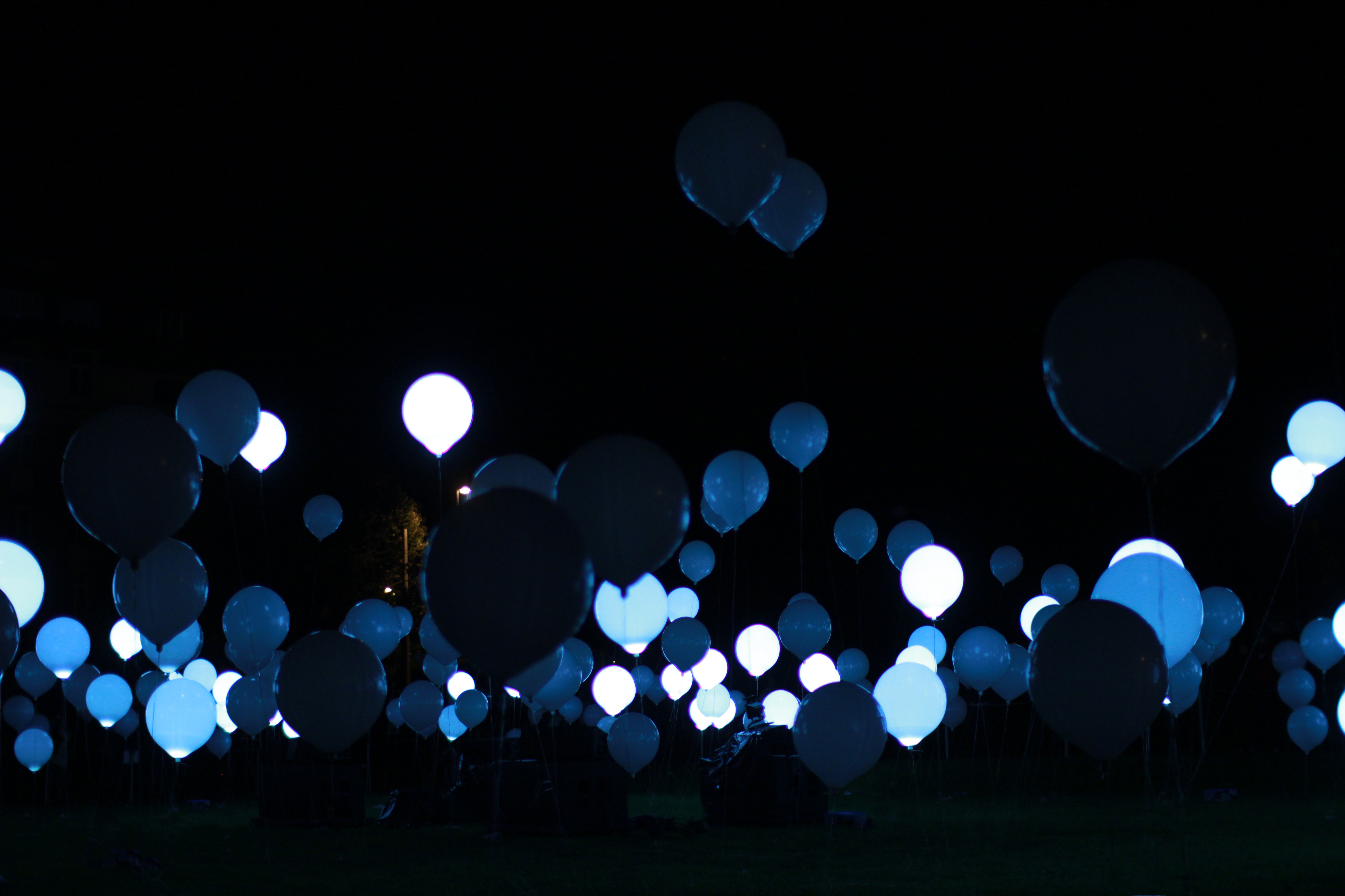 intre 23-25 aprilie, Primaria Municipiului Bucuresti, prin ARCUB, organizeaza prima editie a Festivalului International al Luminii - Spotlight.