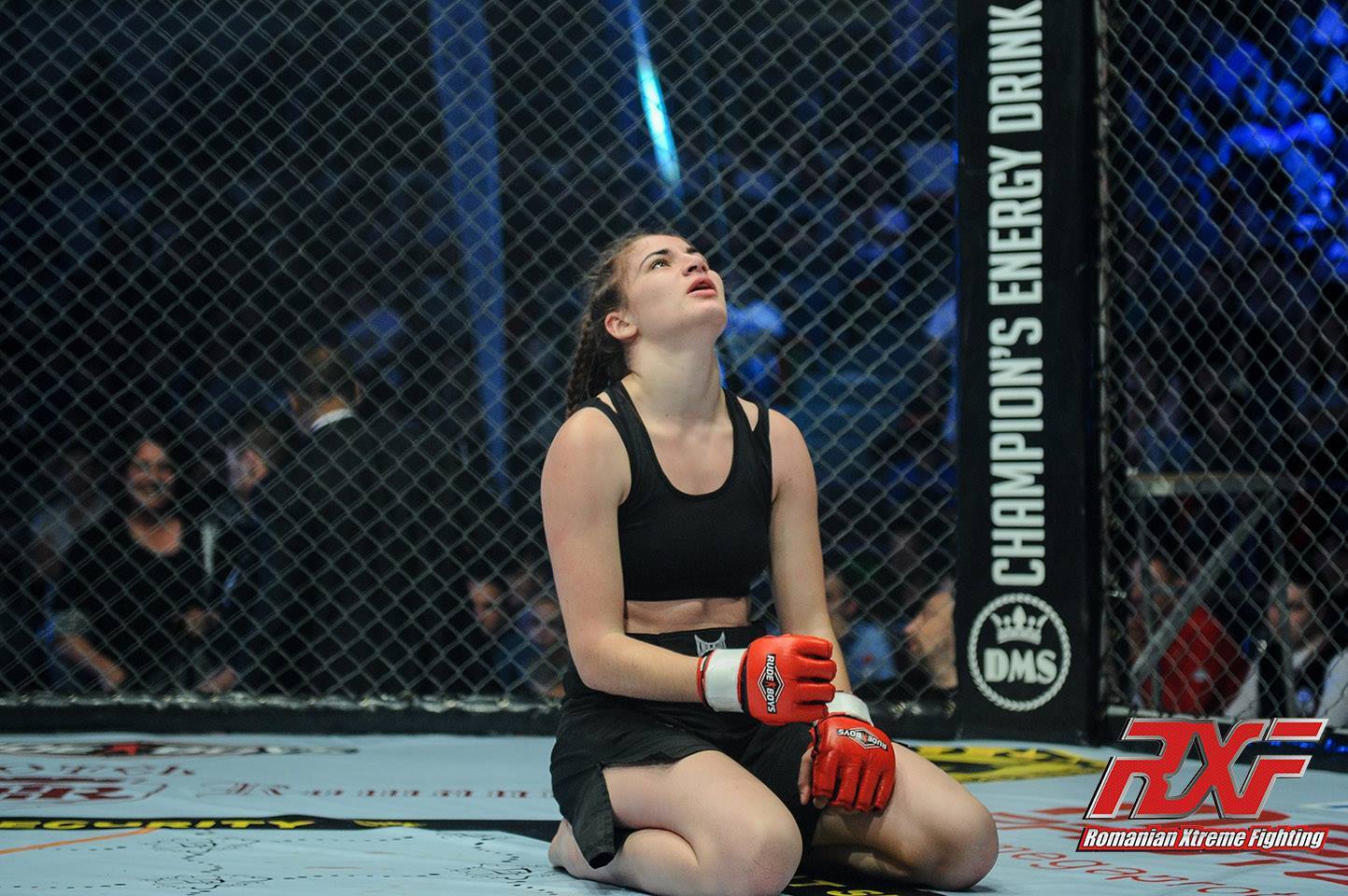 Vrea s afaca cariera in MMA